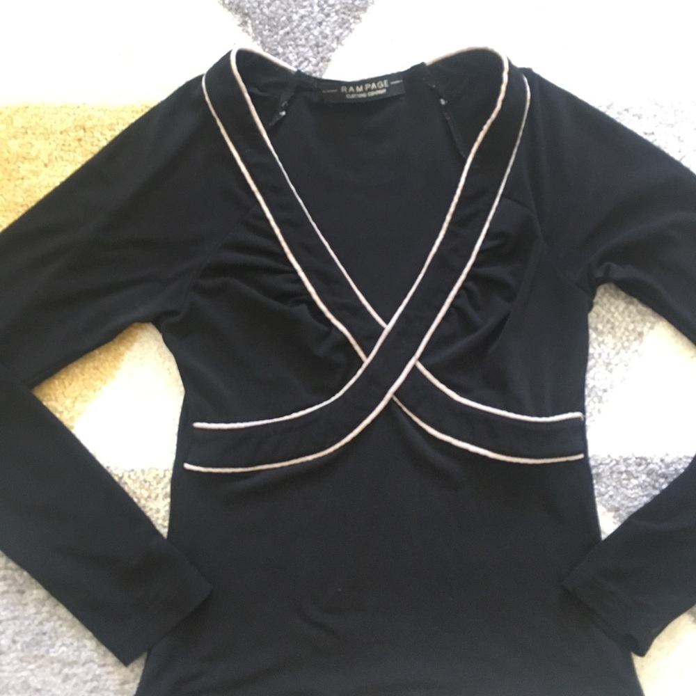 Long sleeve black V blouse